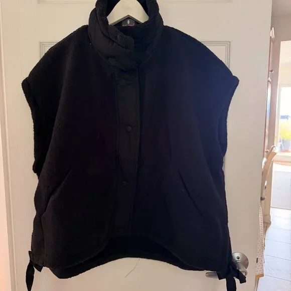 🖤 Free People Black Oversized Sherpa Puffer Vest / Jacket – Size M 🖤 - Picture 5 of 5